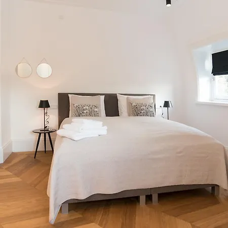 Grand Apartment