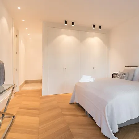 Grand Apartment