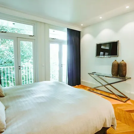 Grand Apartment *
