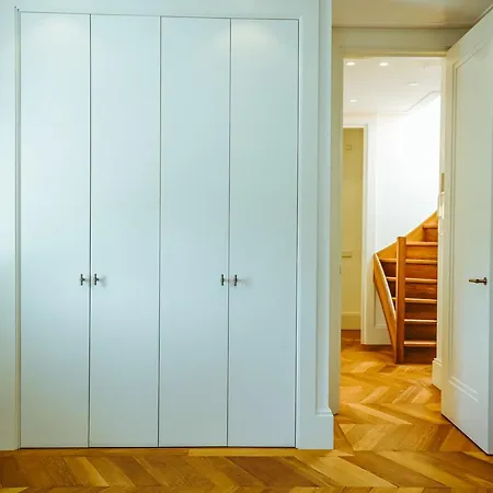 Grand Apartment *